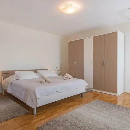 Four Bedroom In Vodnjan